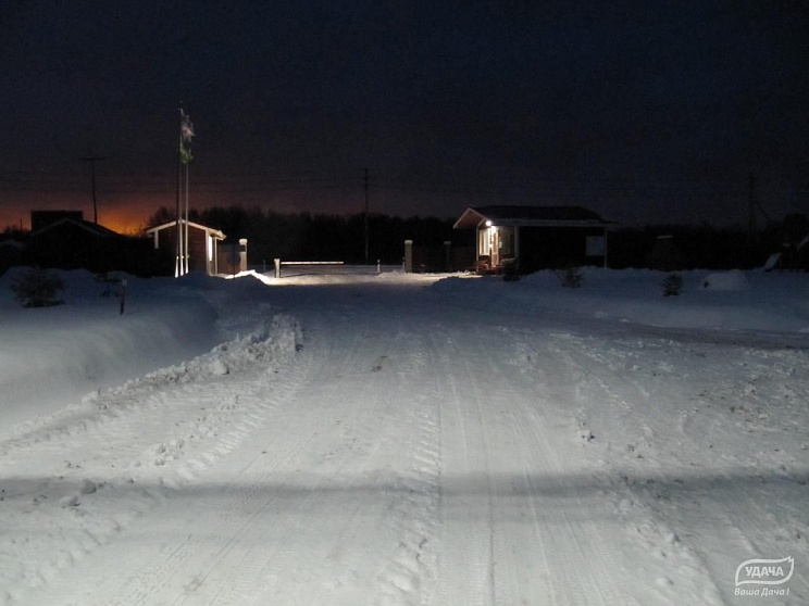 Уборка снега и расчистка дорог в поселке Боровки.