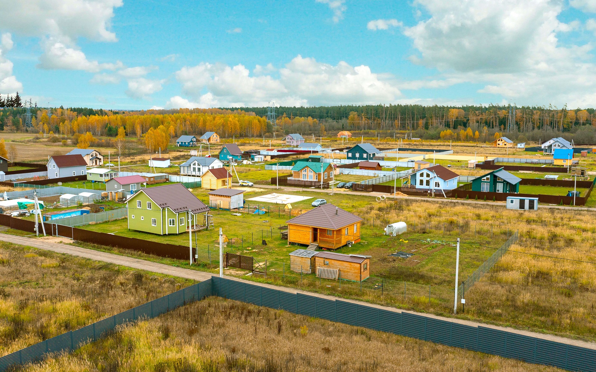 Купить участок спутник. ДНП Спутник Можайский район. Дачное некоммерческое партнёрство Спутник. Поселок Спутник. Посёлок Спутник Можайский район фотографии.