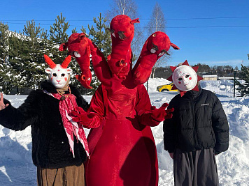 В поселке Живописный Берег Масленица 