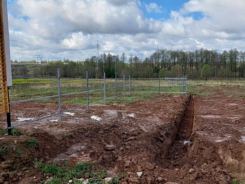 В Балабановке приступили к строительству забора.