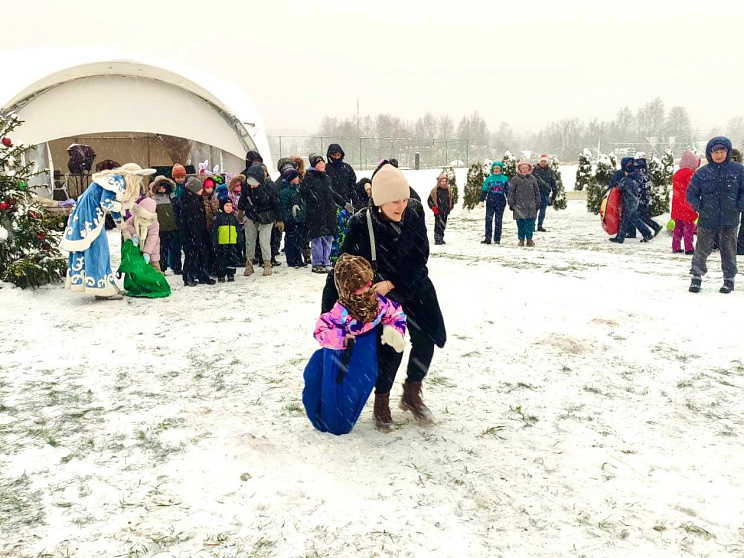 В поселке Живописный Берег Новый Год