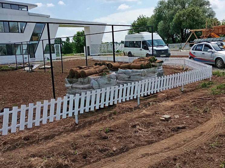 Строительство футбольного поля в посёлке Адмирал 